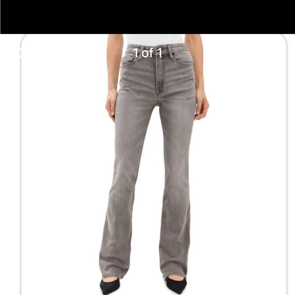 Good American Flare Jeans in Gray